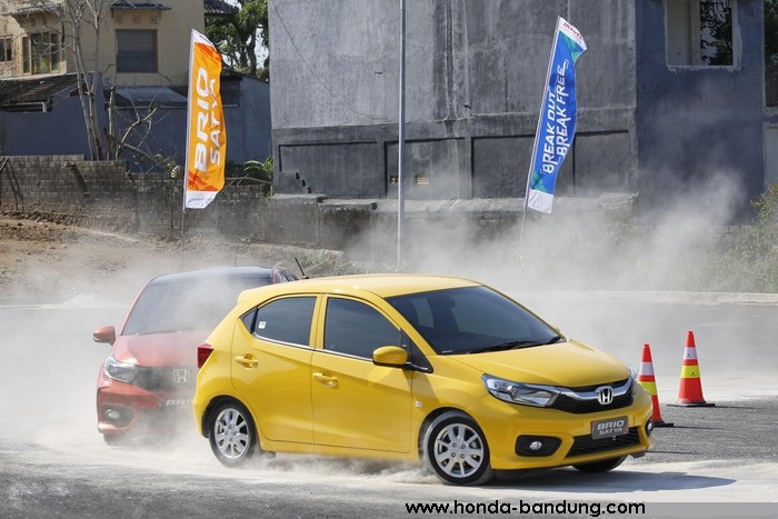 Honda-Brio-Kembali-Menjadi-20-Mobil-Terlaris-Februari-2022