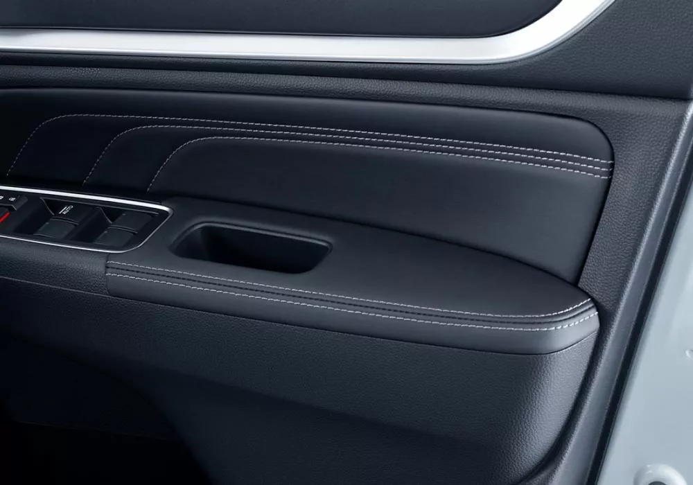 honda brv interior-14-handrest