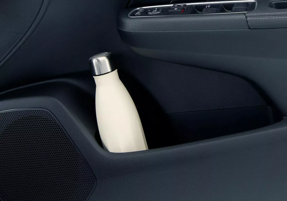 honda brv interior-15-sidepocket