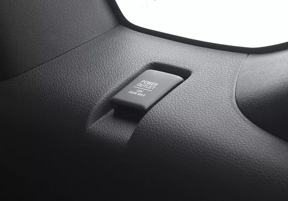 honda brv interior-19-lighter_back
